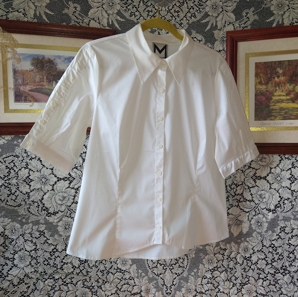 Marc Bouwer white short sleeve shirt princess seams button down pleated sleeves